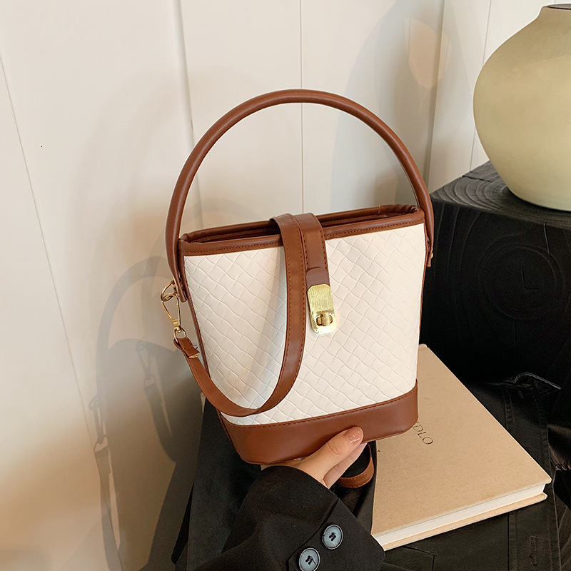 High quality brand, free designer bag, fashionable and casual color block bag, single shoulder crossbody bag, bucket bag, new free designer bag