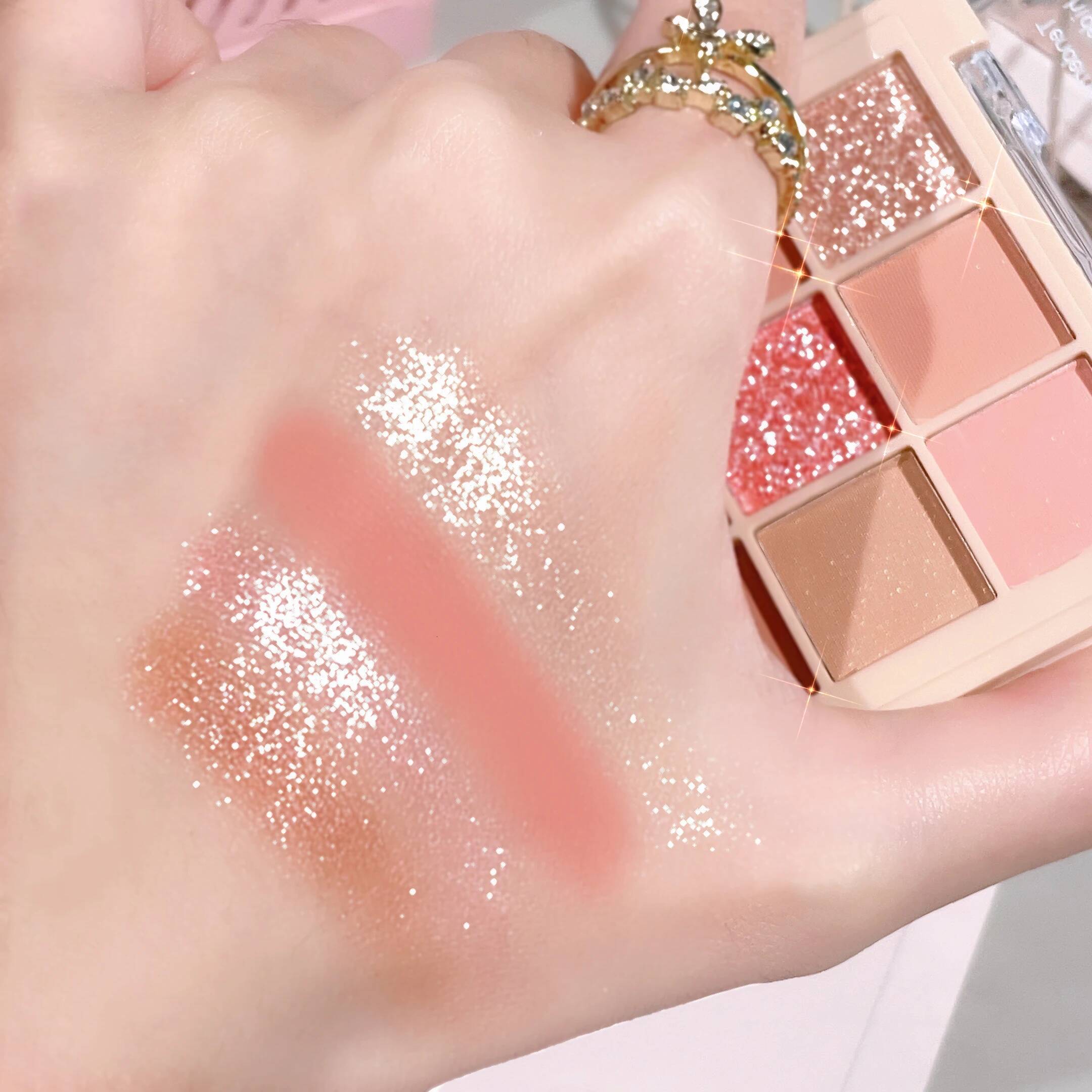 Nine-color shadow palette, matte pearlescent powder hot tone, charming eye makeup, easy to deal with various ocns.