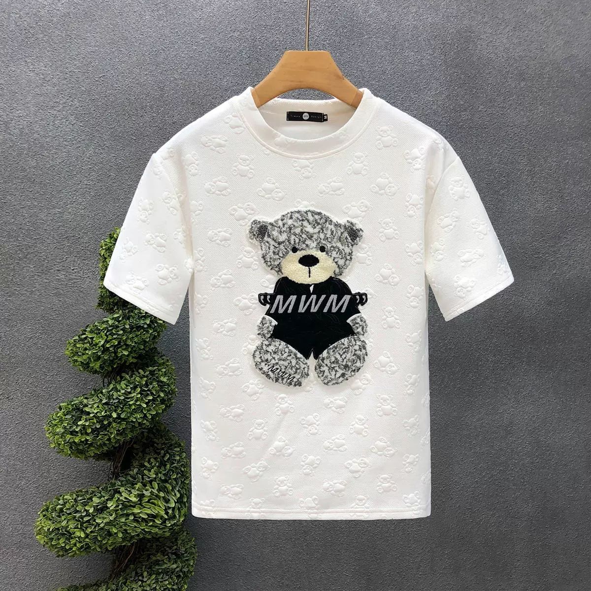 2025 Summer New T-shirt New Bear Pattern Embroidered Short Sleeve T-shirt for Men Youth Fashion Round Neck T-shirt for Men Cartoon Designer Short Slee