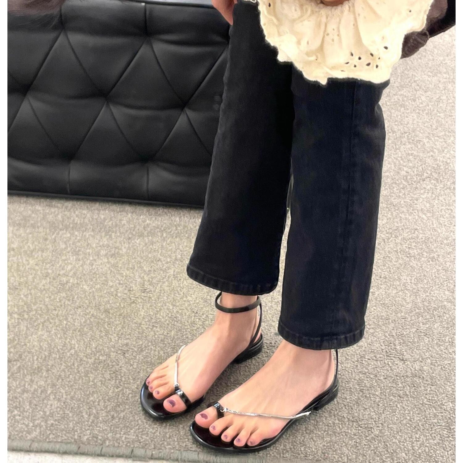 Niche Design for Women 2025 New French Style Flat Sandals Toe Post One-Strap Slippers