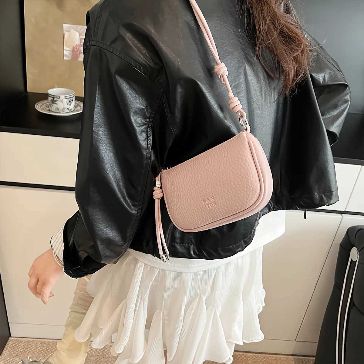 Ladies Crossbody Bag Is Fashionable Versatile Solid Color Exquisite Design Daily Commuting Casual Shoulder Bag Y250603