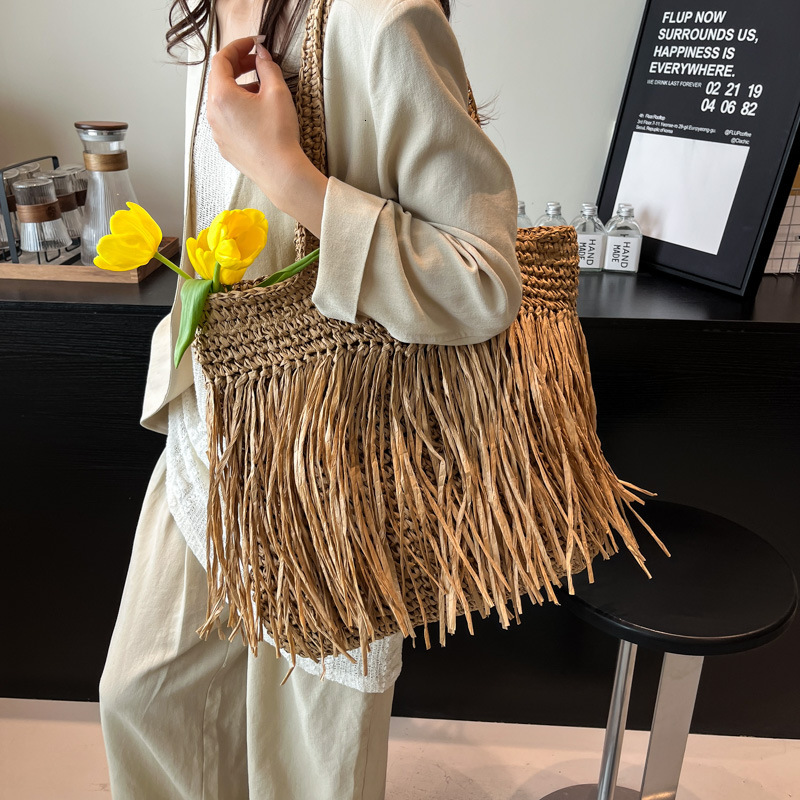 designer Straw Woven Bag for Women Large Capacity 2025 New Versatile Tassel Shoulder Bag Thailand Vacation Beach Bag