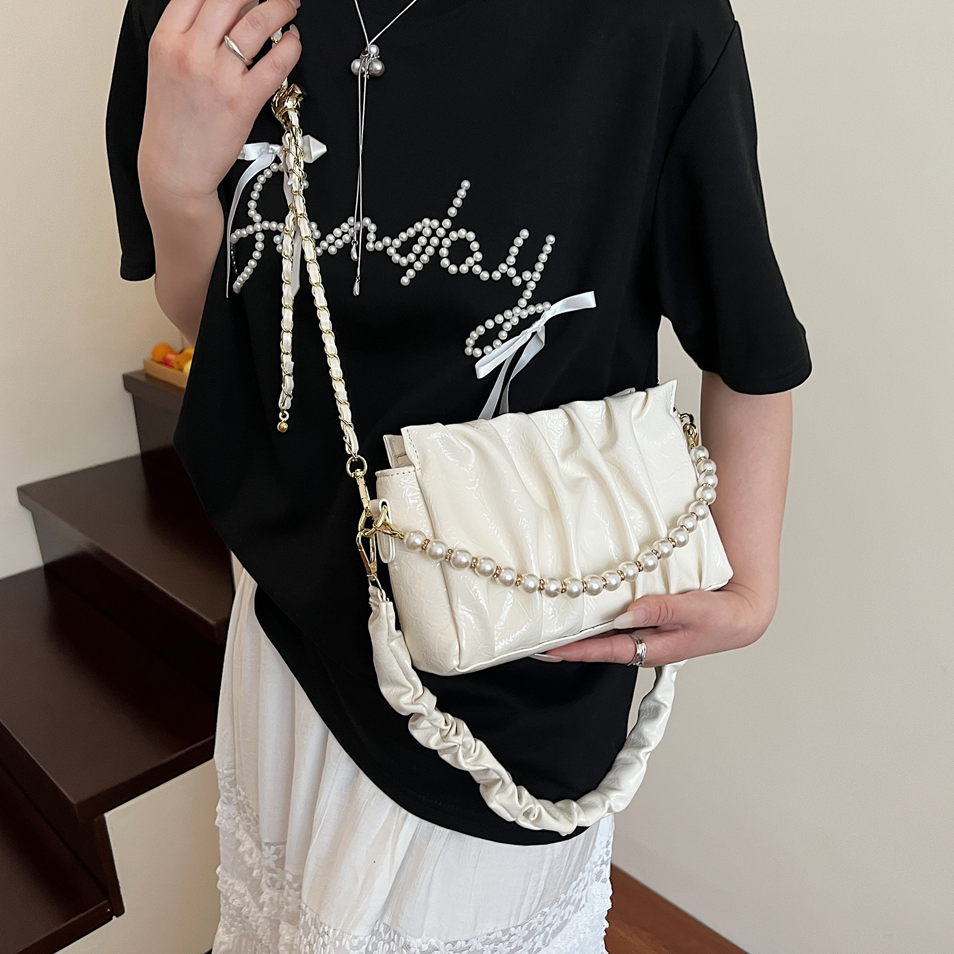 designer High-end Niche Bag for Women Summer 2025 New Fashion Chain Crossbody Bag Women's Pleated Cloud Underarm Bag