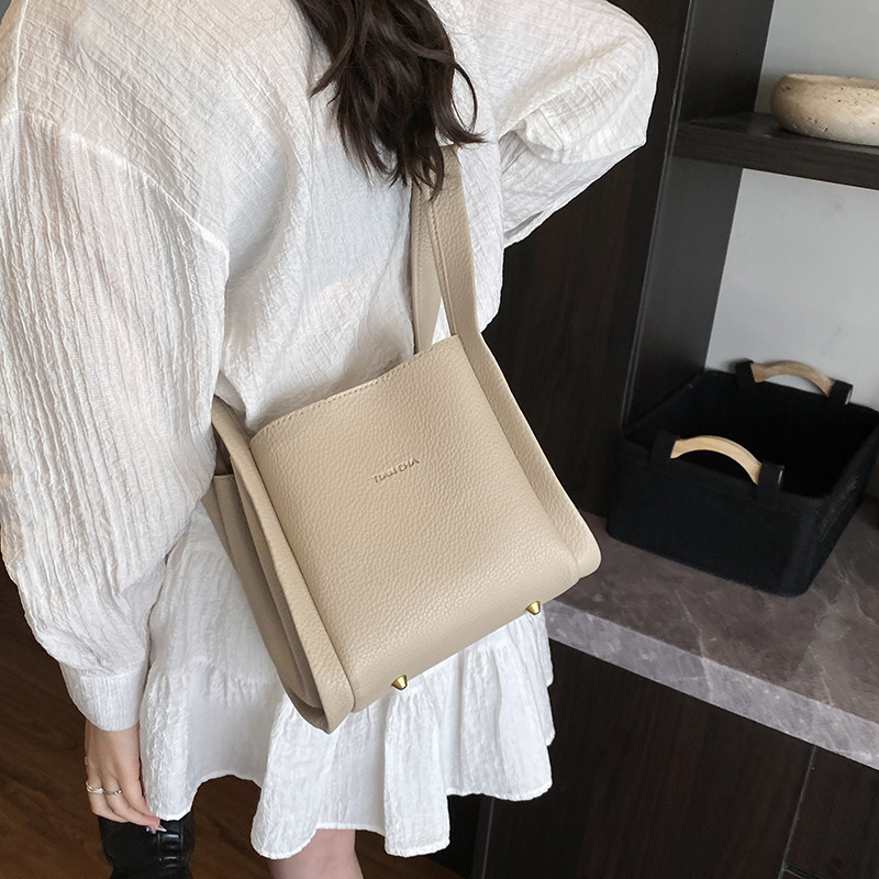 designer High-end Niche Women's Bag Spring Summer 2025 New Fashion Single Shoulder Crossbody Bag Versatile Women's Hot-selling Bucket Bag