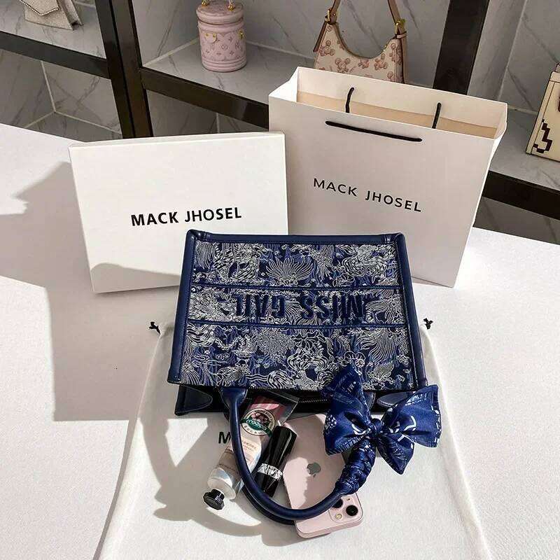 High-End Embroidered Tote 2023 Fashionable Autumn/Winter New Handbag Commuter Satchel Crossbody Bag Wholesale