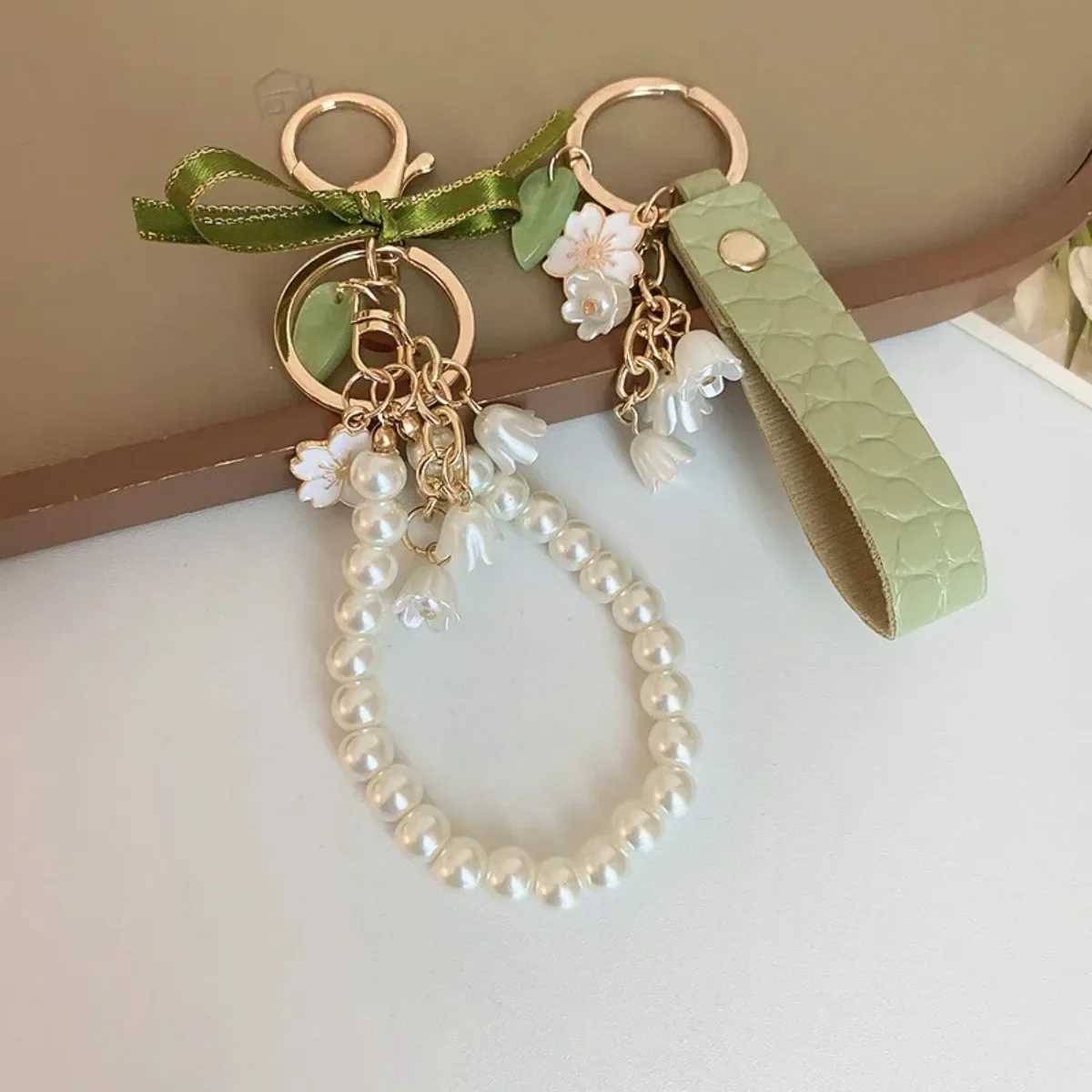 Womens Green Fairycore Keychain with Lily of the Valley Flower Sweet Leather Korean Style Fashion Accessory XJ250602