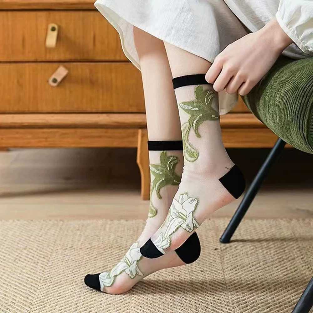 1 Pair Womens France Floral Ultra-Thin Transparent Crystal Silk Socks New Sweet Cute Japanese Summer Mid-Tube Elastic SocksT250602