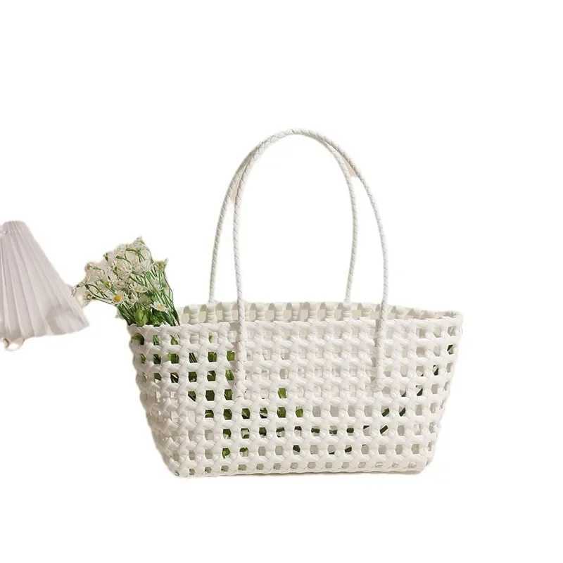 Hollow out Plastic Woven Straw Bag Womens Beach Vacation Style Versatile Handbag Simple Solid Color New Fashion Shoulder Bag Y250603