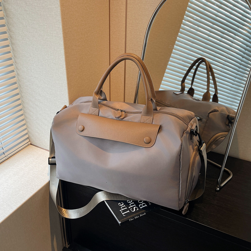 New Long-Distance Large Capacity Gym for Women High-End Storage Travel Bag Outdoor Handbag