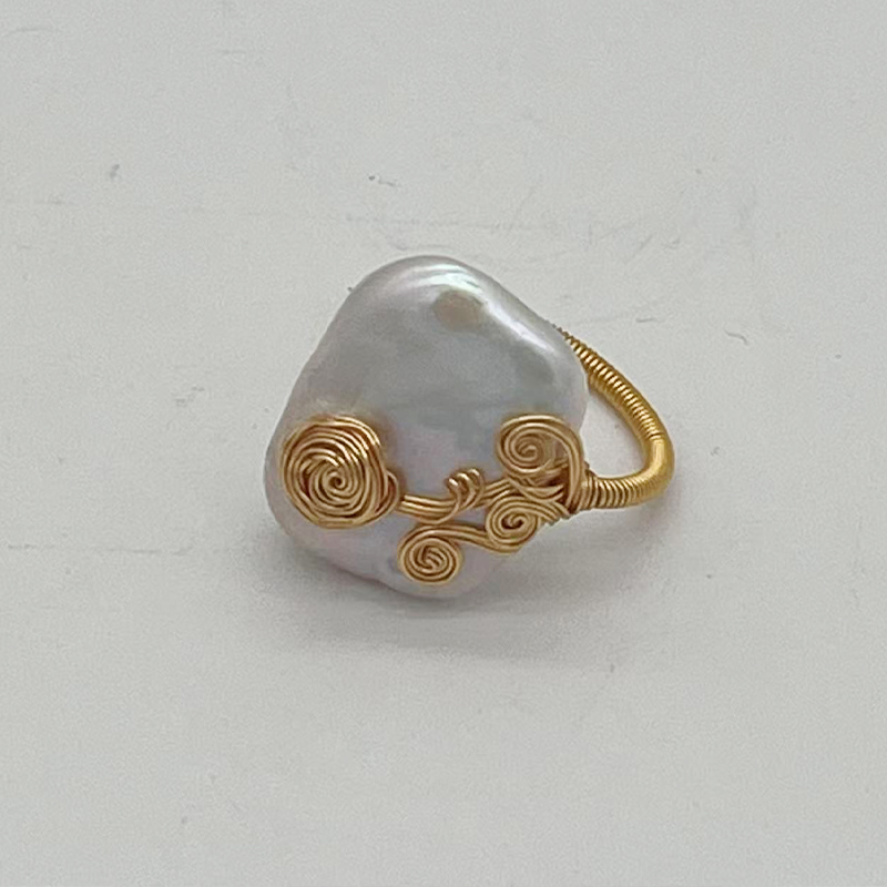 Sophisticated Baroque Design Freshwater Pearl ring for Fashion Forward Enthusiasts