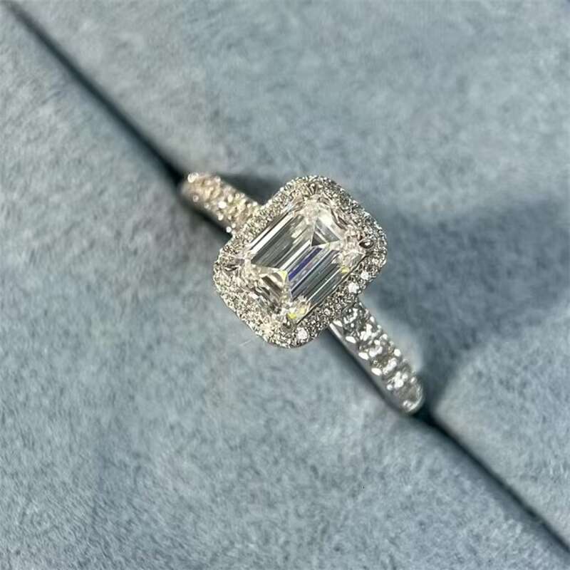 10k 14k 18k White Gold IGI Lab Grown Diamond CVD 1CT Emerald Cut Ring for Women Halo Style