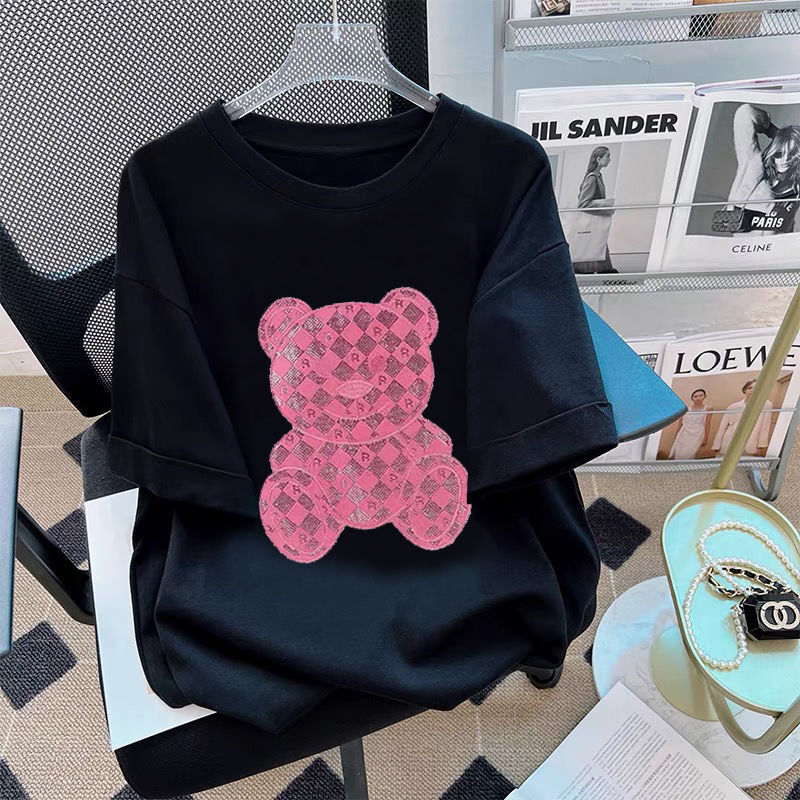2025 Summer New Women's T-shirt New Women's Summer Short sleeved T-shirt Loose Creative Pink Bear Pattern Designer Women's T-shirt Tren