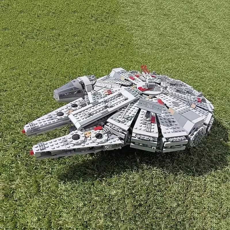 Free shipping Kalein1381Pcs Millennium Ship Force akens Set Compatible Falcon Model Building Blocks Toys For Children Gift Kids