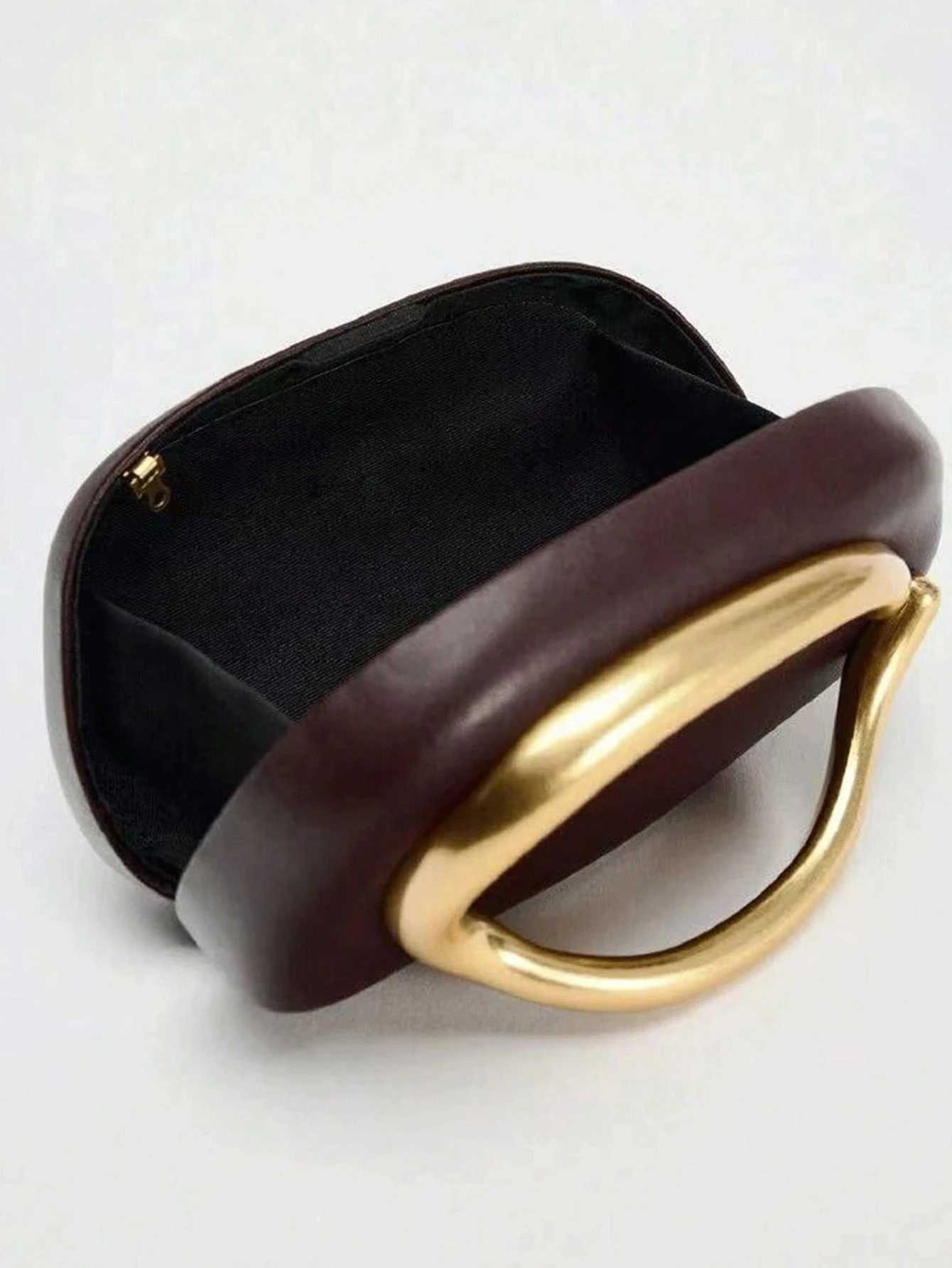 Stylish and simple metal buckle decorative clutch bag dinner bag European and American retro dinner bag metal chain box bag W250602