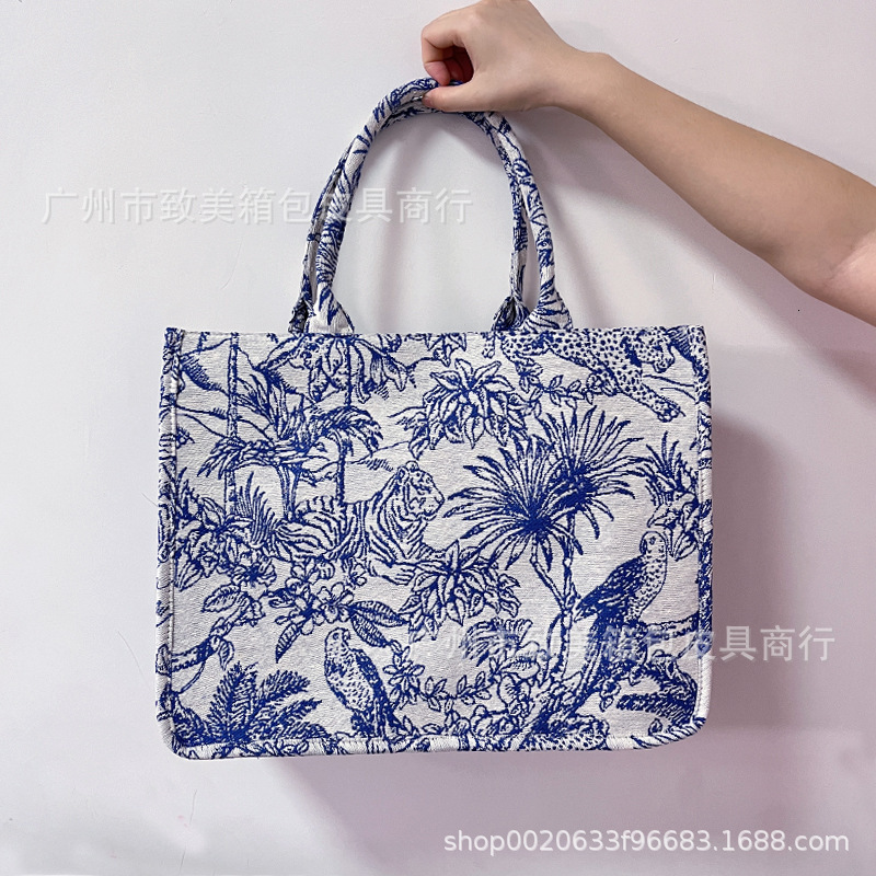 Top Brand High Quality New Style Women's Handbag Tiger Embroidery Tote Bag High-quality Commuter Pearl Shoulder Bag Wholesale New Free Delivery D