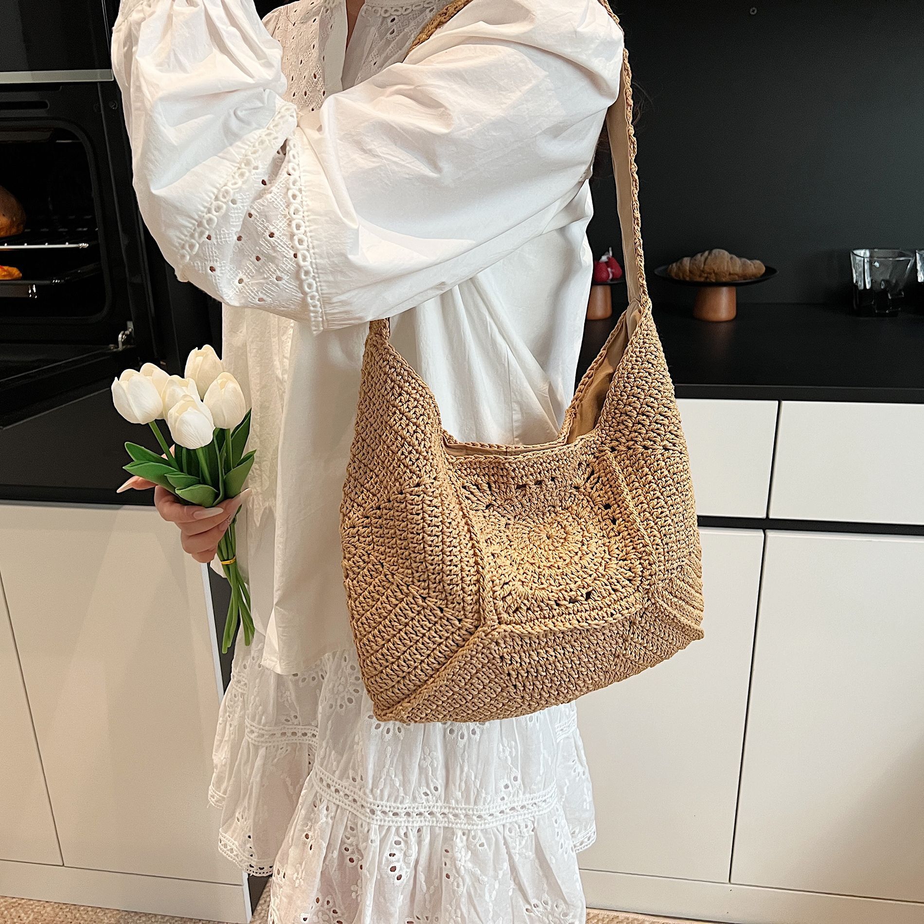 designer High-End Large Capacity Cotton Woven Shoulder Bag Hollow Out Straw Bag Vacation Style Beach Bag Versatile Tote Women's Bag