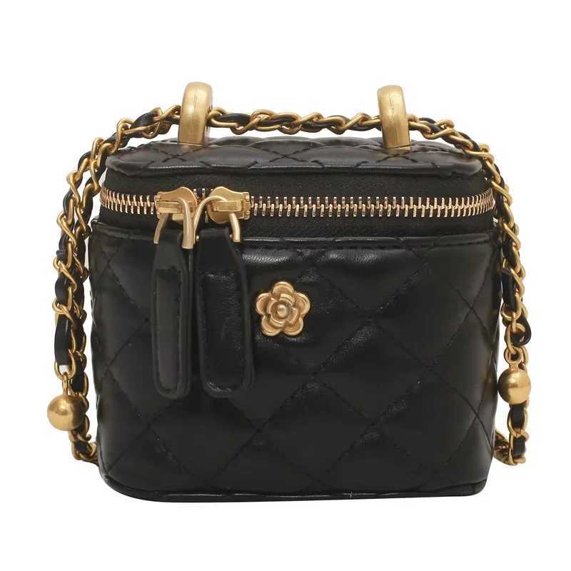 Womens Quilted Chain Shoulder Bag Fashionable Box Shape Retro Style Crossbody Bag Quality Material New Hot Sale Of The Season M Y250603