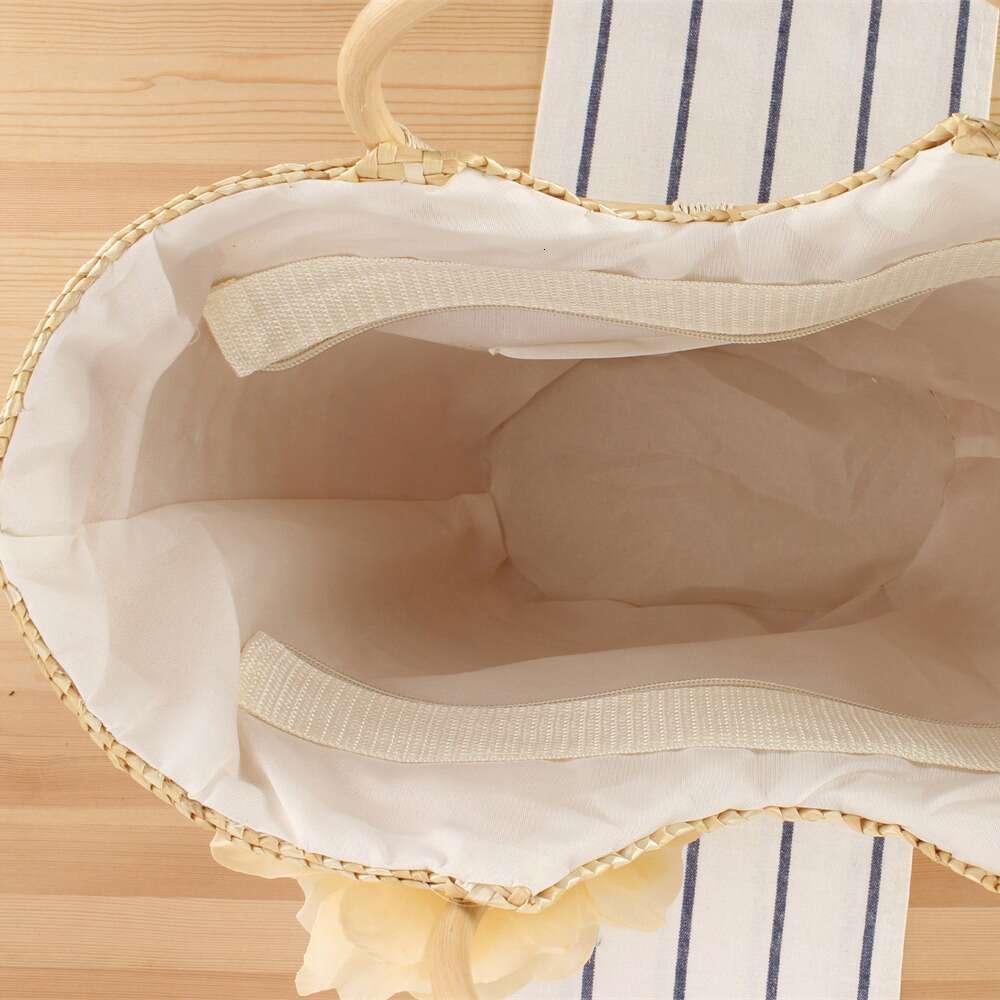 Women's handbag New Rattan Woven Handle Handmade Large Capacity Flower Handheld Straw Beach Vacation Bag