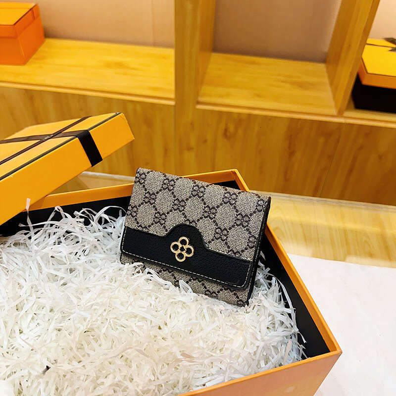 Large Capacity Multi-Card Slot Women's Printed Long Classic Short Wallet