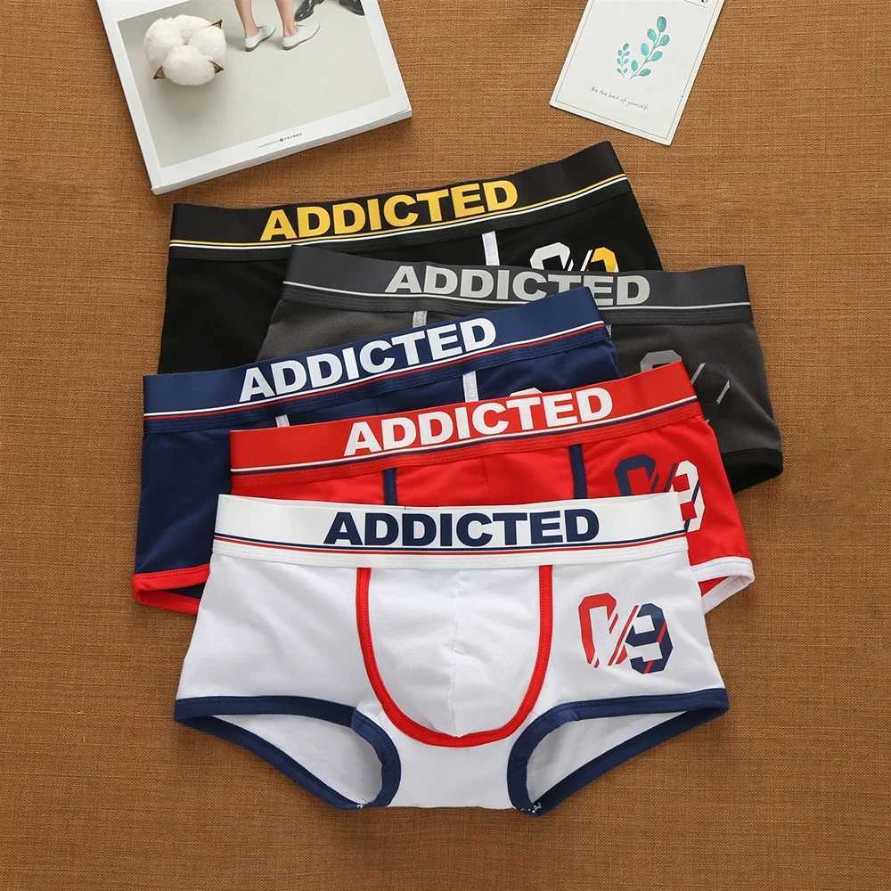 Brand Mens Cotton Underwear Low Waist Sexy Trendy Briefs Comfortable Sweat-Absorbent Antibacterial Boxer Shorts Underpants W250603