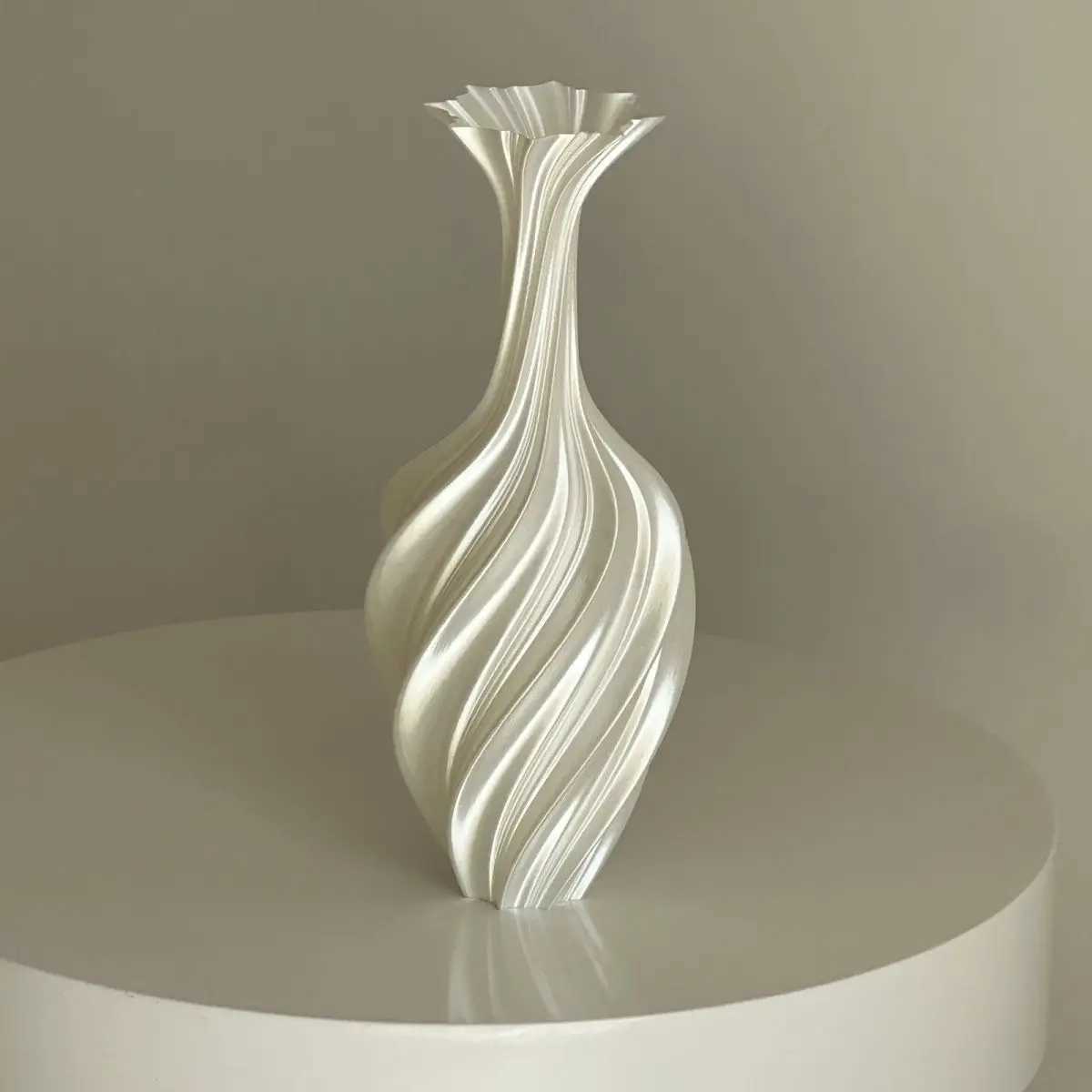 Art Plastic Vase Twisted Flower Vase Living Room Decorative Ornament Nordic Simple Ins 3D Printing Vase Home Decoration Y250603