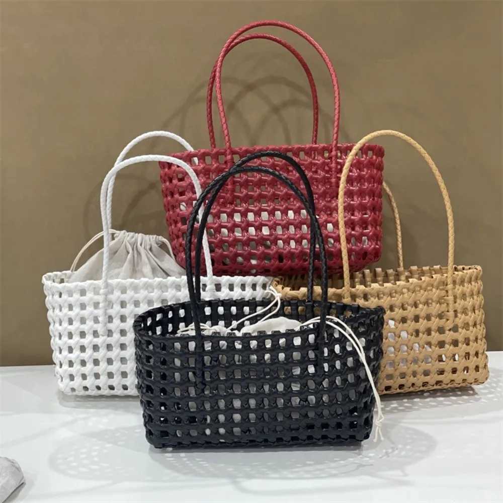 Plastic Hollow Weave Bag Countryside Style Large Capacity Beach Bucket Bag Bohemian Style Woman PVC Handbag Summer Y250603