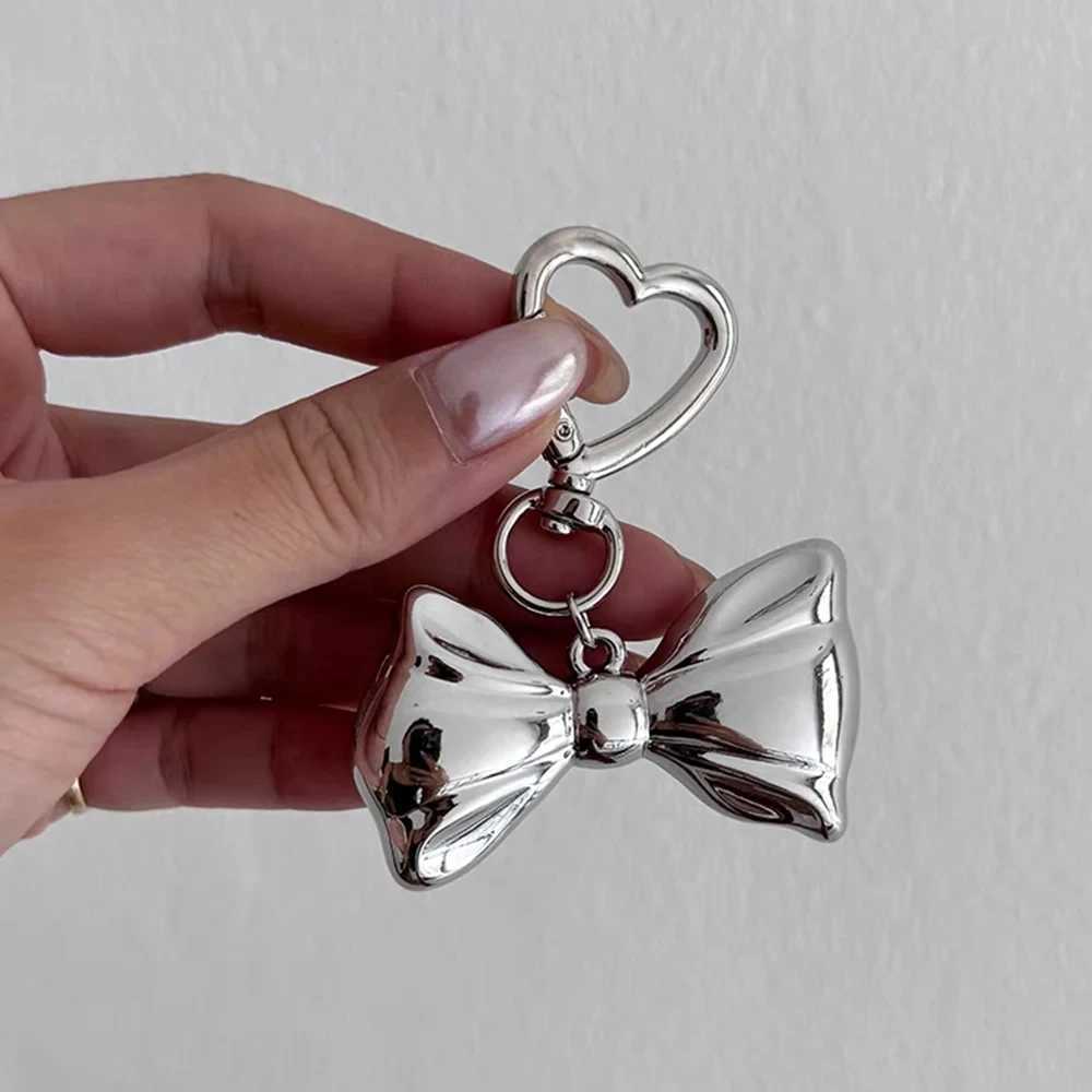 Punk Gold Silver Color Bowknot Keychain for Women Girls Smooth Metal Heart Love Buckle Bow Pendant Bag Decoration Accessories XJ250602