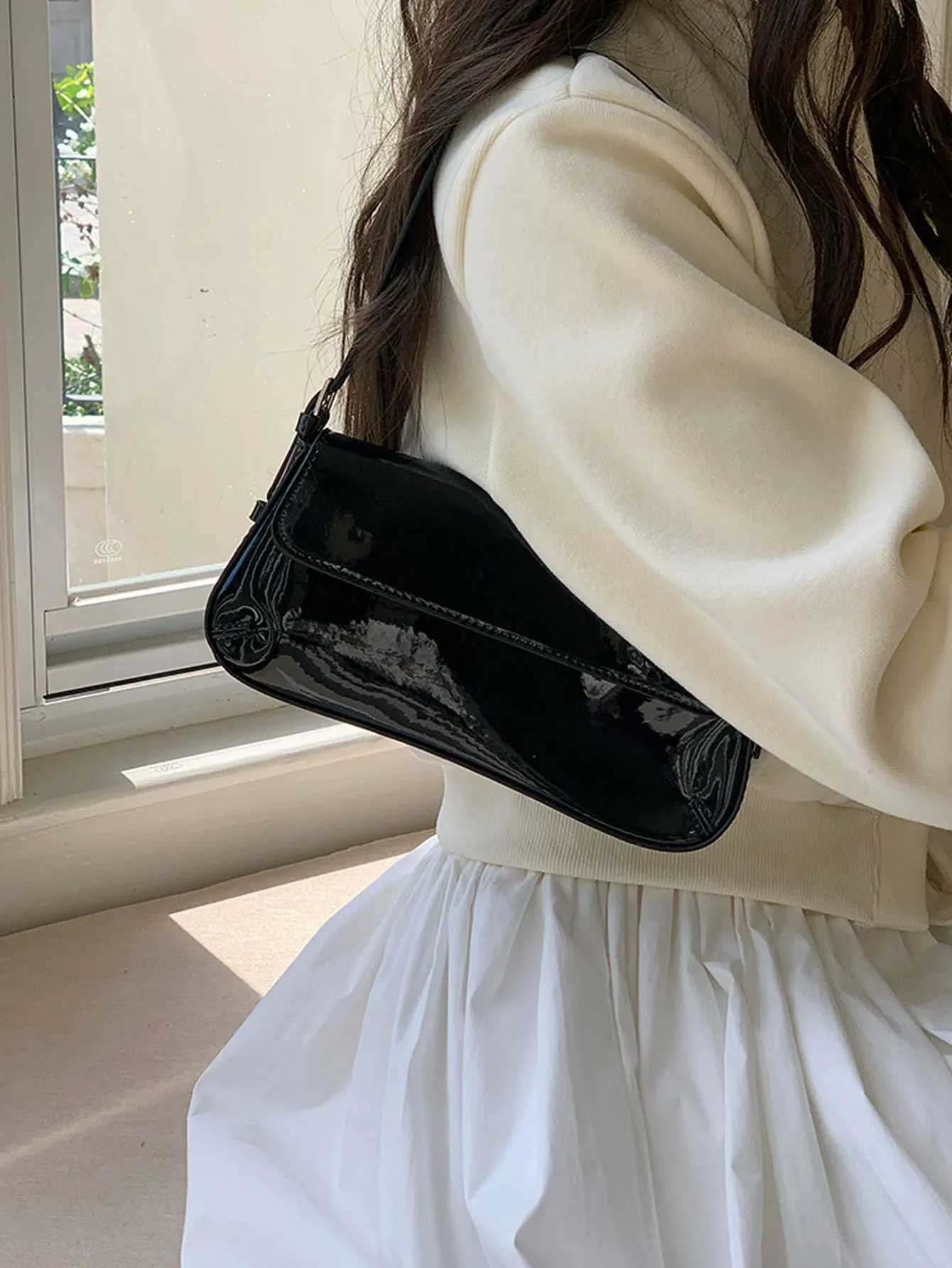 Retro Ins Red Lacquered Leather Shiny Face Stick Underarm Bag Cross Shoulder Small Bag Womens Versatile Simple Phone Bag Y250603