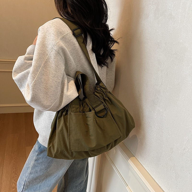 Korean Style New Fashion Nylon Pleated Handbag Niche Lightweight Solid Color Single Shoulder Crossbody Bucket Bag