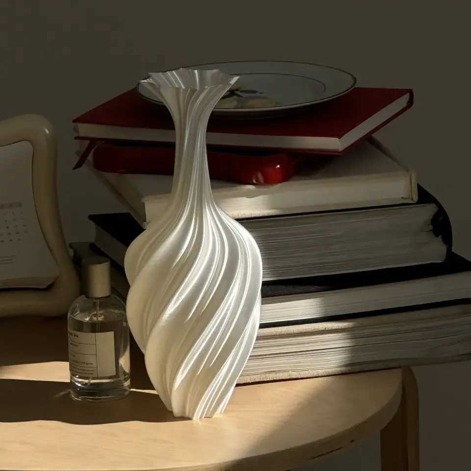 Art Plastic Vase Twisted Flower Vase Living Room Decorative Ornament Nordic Simple Ins 3D Printing Vase Home Decoration Y250603