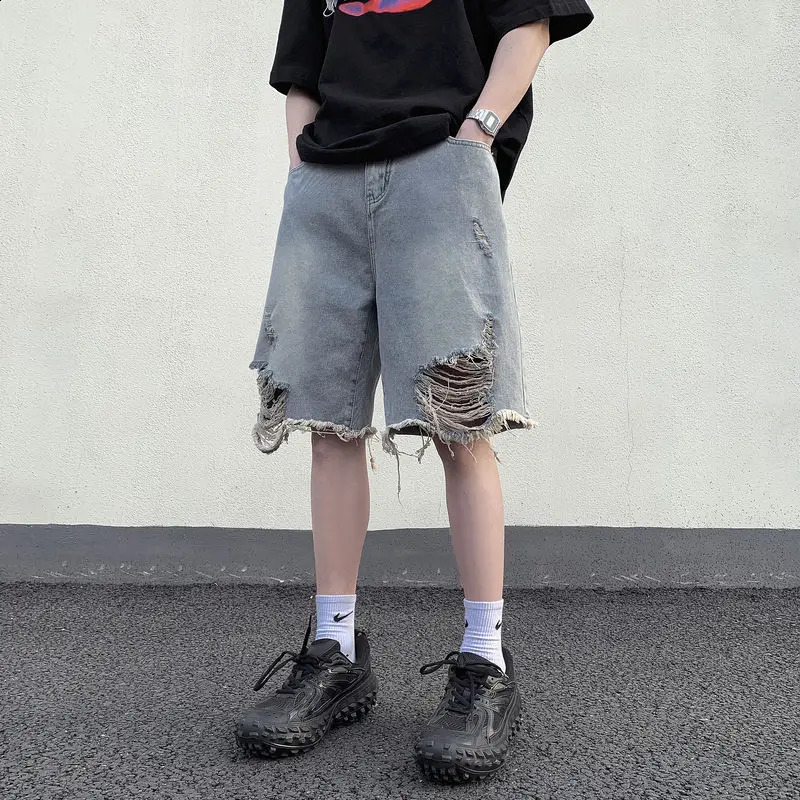 Mens Loose Wide-leg Retro Beggar Five-point Ripped Denim Shorts 250529