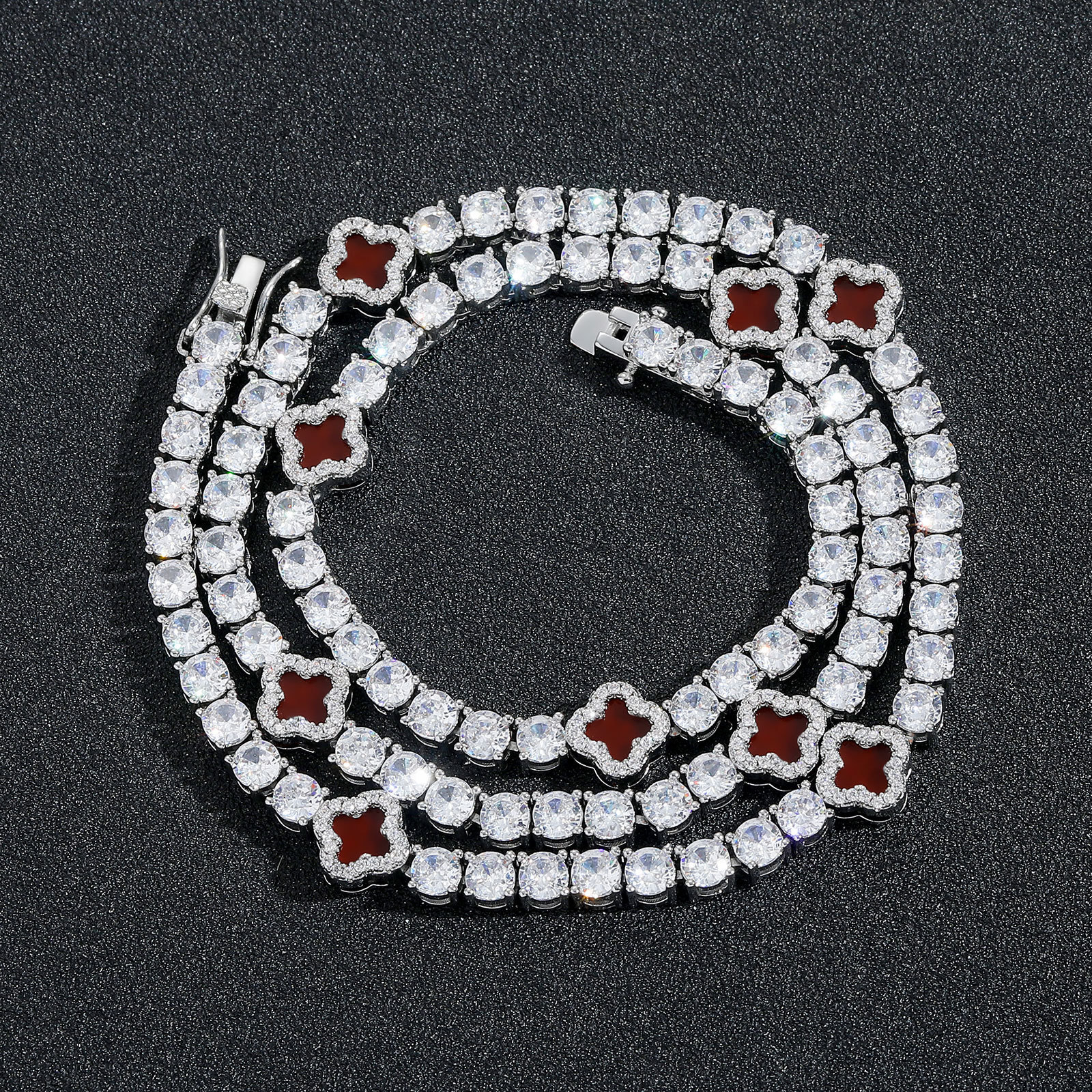 Ins style red clover diamond studded tennis chain necklace exquisite and high-end collarbone chain accessory Moissanite pendant