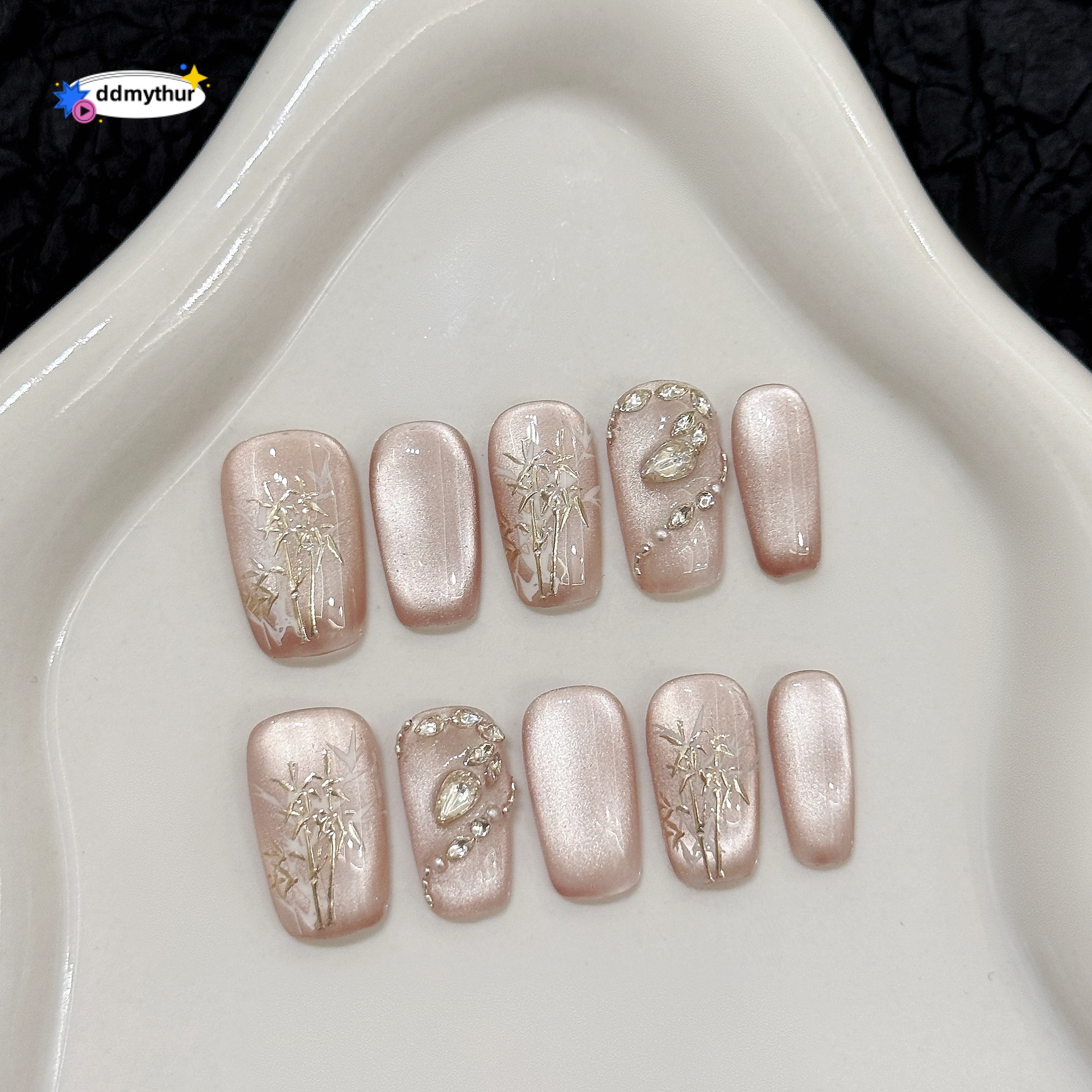 Yihe New Chinese Cool Sensation Cat Eye Spirit Snake with Bamboo National Style Pile Drill Short Simple Nail Art Handmade Wearable Nails ddmythur