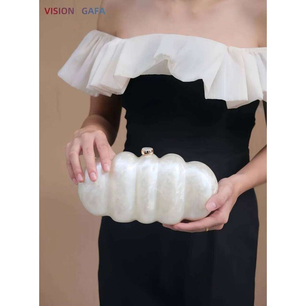 new Acrylic 2025 Lady Fashion and Personalized Dinner Bag Single Shoulder Crossbody cute ivory pearl color purse