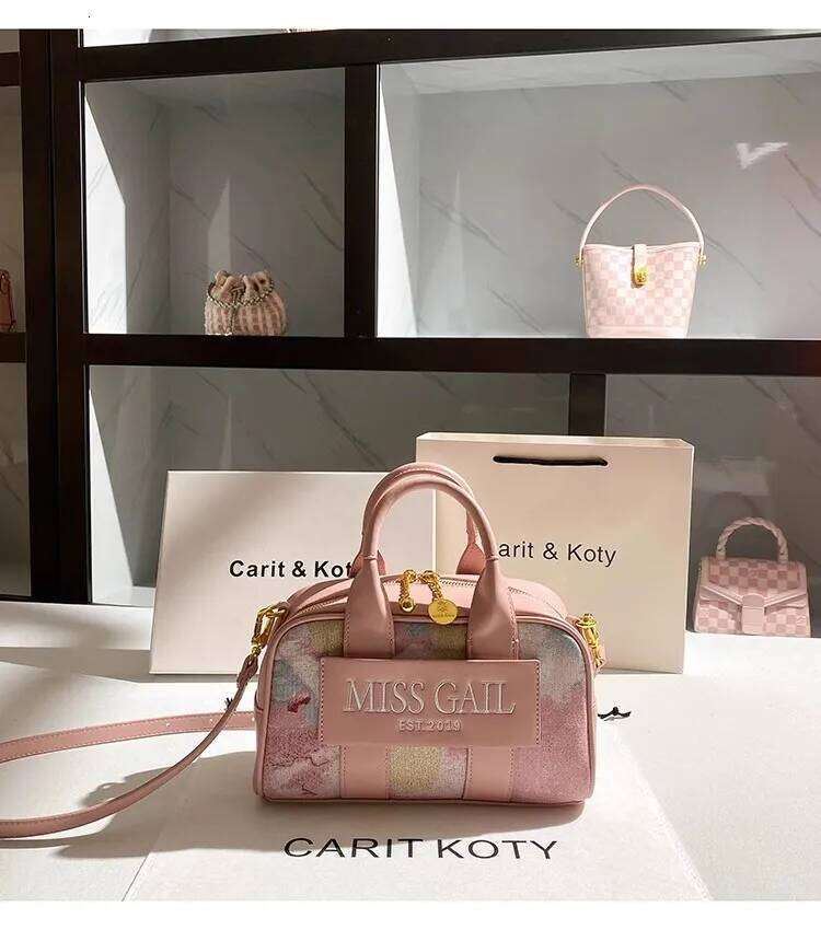 Embroidery Pillow Large Capacity High Quality Women Handbag Fashion Clutch Purse Textured Shoulder Messenger Bag