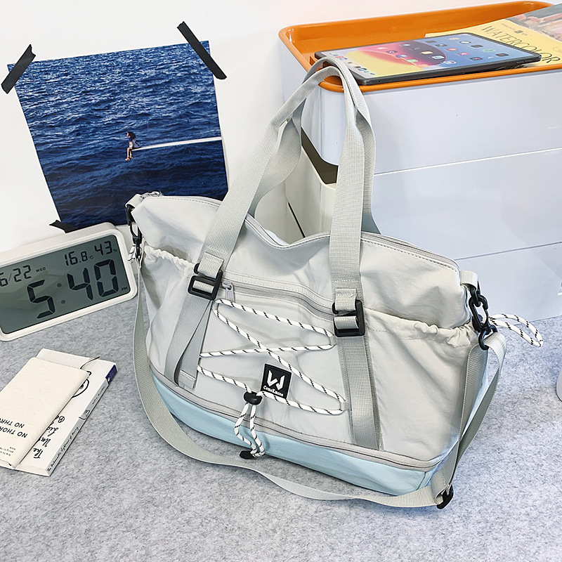 New Large Capacity Women's Lightweight Handbag with Dry and Wet Separation Yoga Fiess Korean Style Short Trip Travel Bag
