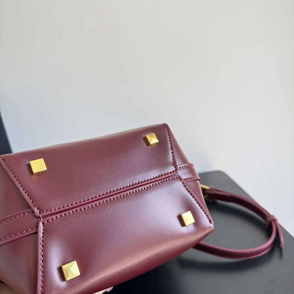 New Series Large Capacity Plain Weave Bucket Crossbody Bag