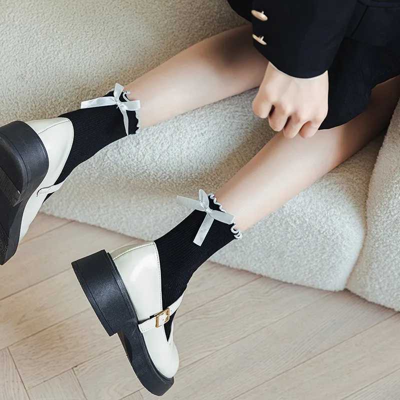 Japanese JK Sweet Bowknot Tied Middle Tube Socks Women Heel Bow Casual Black White Pile Socks Girls Sports Cotton Socks T250602