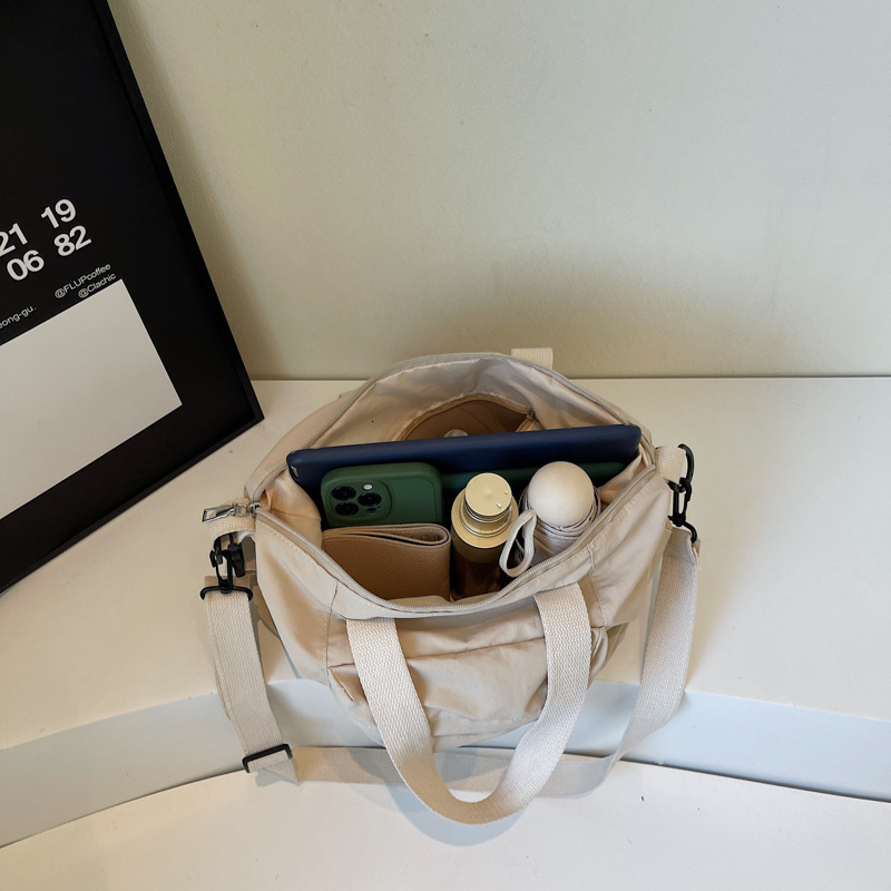 Casual Simple 2025 Spring Travel Women's Fashion Trend Shoulder Large Capacity Commuter Crossbody Bag