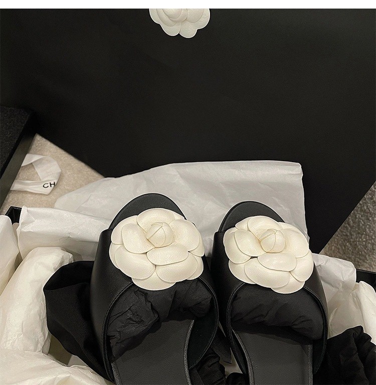 Womens Camellia Patterned Genuine Leather Flip Flops - Comfortable Flat Bottom Sandals for Summer