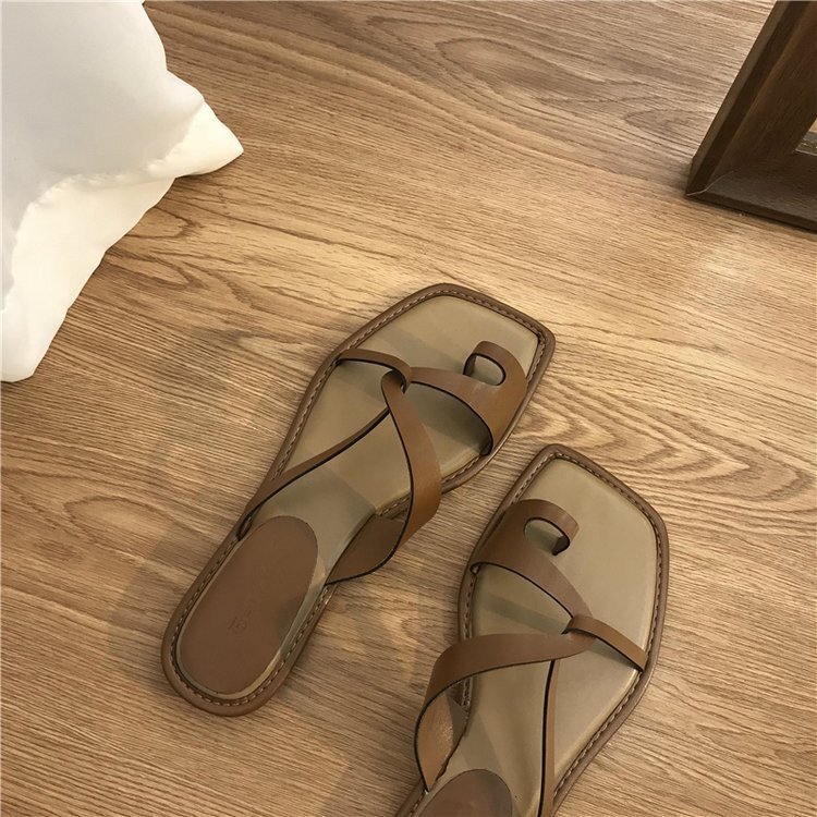 designer Roman Style Toe Ring Slippers for Women Outdoor 2025 Summer New Korean Version Slip-On Casual Beach Vacation Sandals