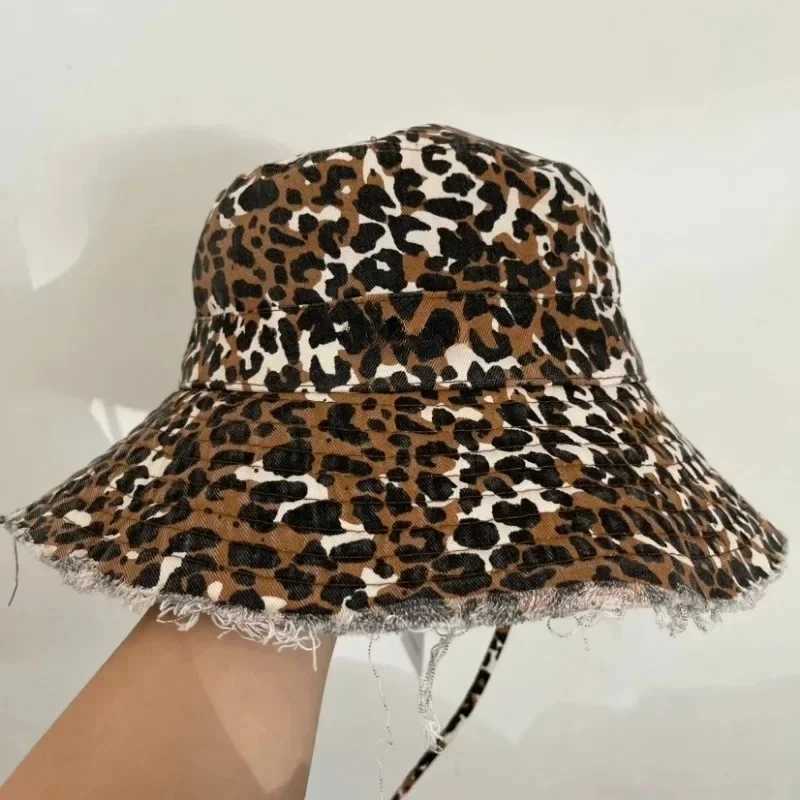 Leopard Print Womens Fisherman Hat Foldable Bucket Hat for Couples Outdoor Sun Protection Travel Mountain Climbing Beach Hat W250602