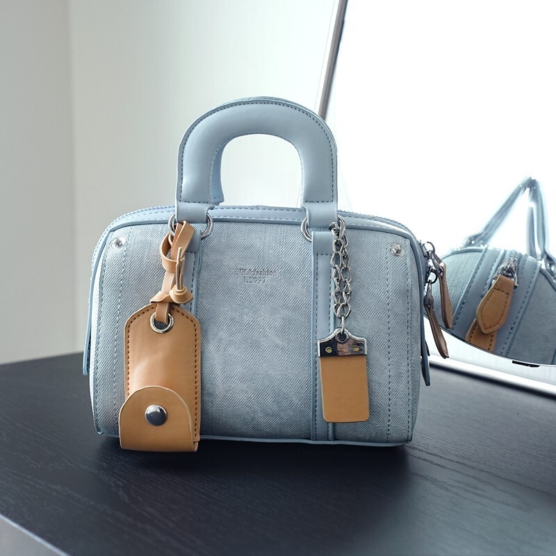 Top quality Brand High Quality New Style New Handbag for Women New Trendy Denim Blue High-Quality Handheld Pillow Bag Fashion Bag New Free Delivery De