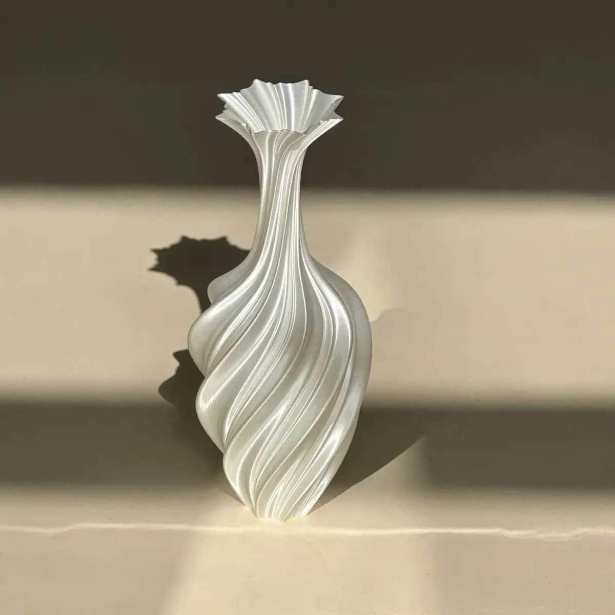 Art Plastic Vase Twisted Flower Vase Living Room Decorative Ornament Nordic Simple Ins 3D Printing Vase Home Decoration Y250603