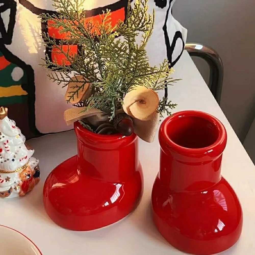 1PC Imitation Ceramic Red Boots Shoe Vase Cute Cartoon Pen Holder Tabletop Storage Flower Vase He Xmas Decoration Accessories Y250603