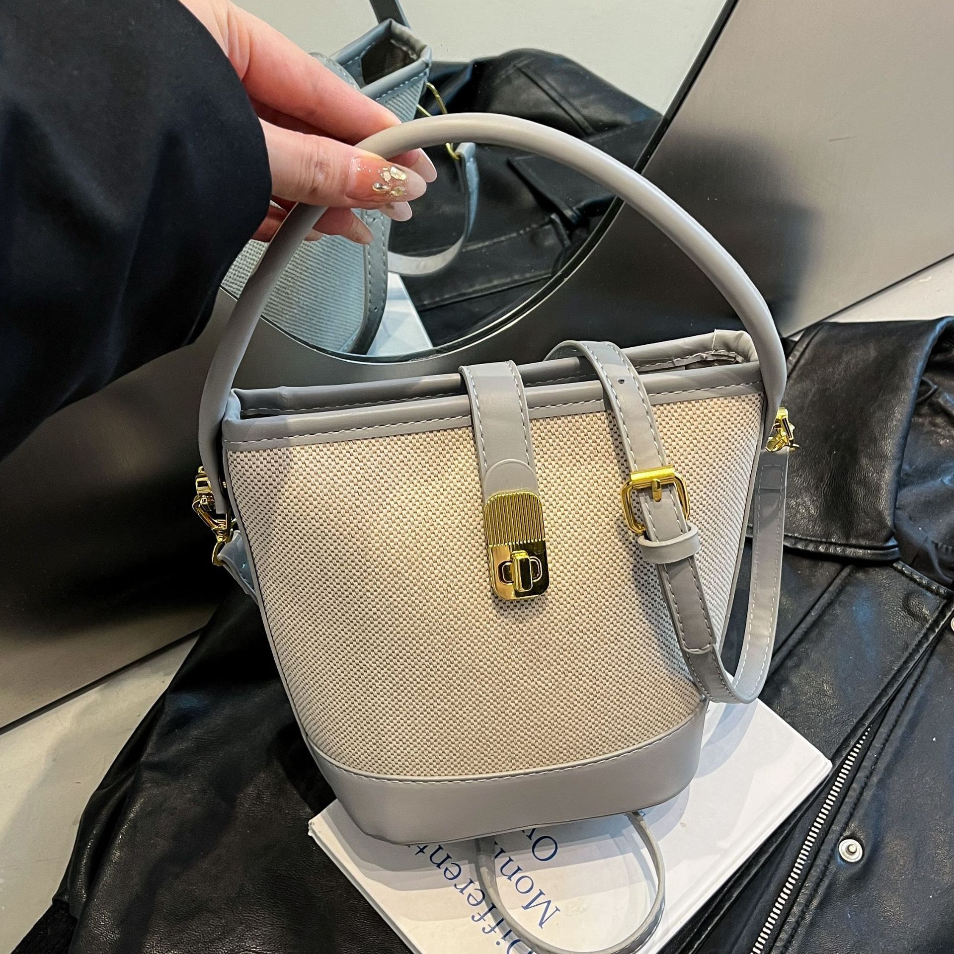 designer casual bag Niche Retro Bag for Women 2025 New High-end Versatile Handbag Bucket Bag Patchwork Shoulder Crossbody Bag