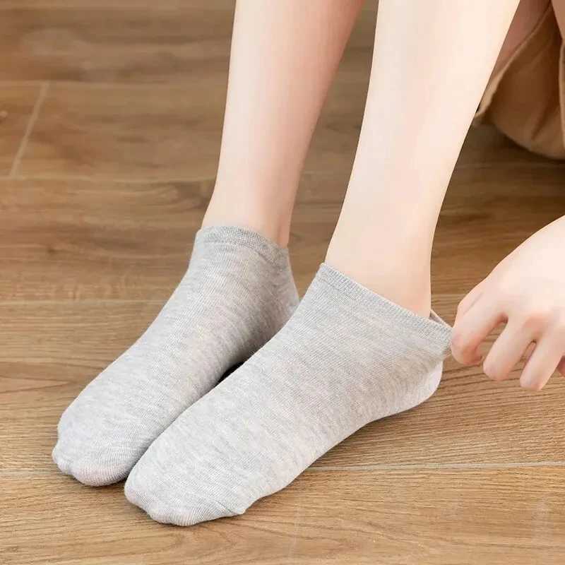 10 Pairs of Colored Cotton WOMENS Short Socks Ankle Breathable Mesh Sports Socks Casual Sports Summer Thin Socks Solid Color T250602