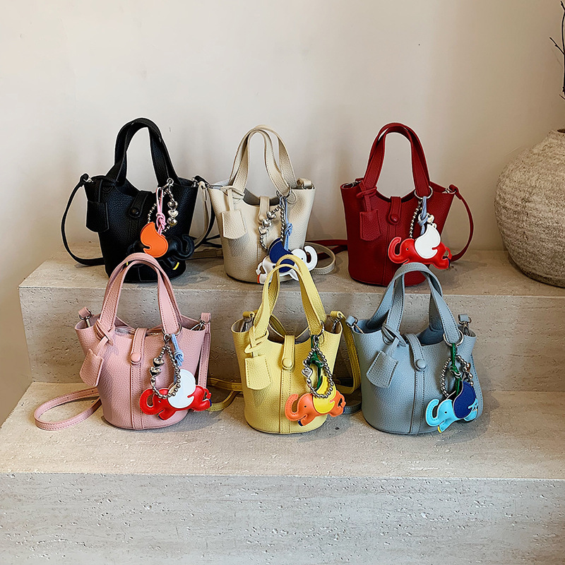 designer Large Capacity Bag for Women Spring Summer Versatile 2025 New Fashion Casual Crossbody Bag Simple Mother-Daughter Hot Style Bucket Bag