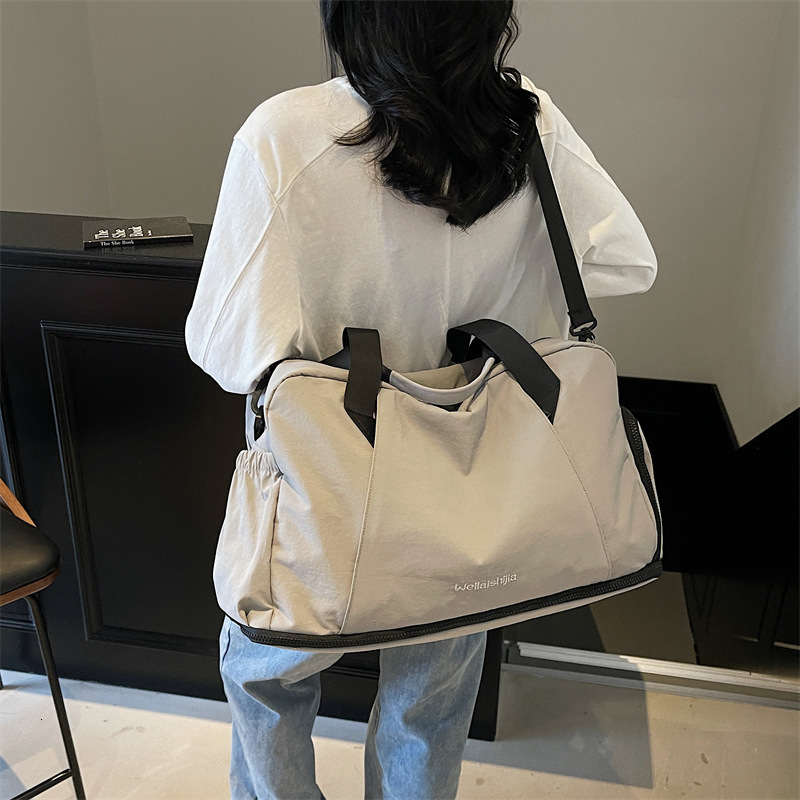 Large Capacity Short-Distance Travel 2025 New Handheld Dry-Wet Separation Fashion Versatile Lightweight Storage Lage Bag for Women