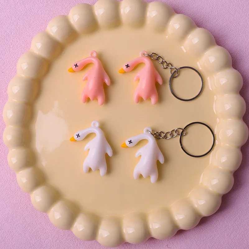 Monking Funny Color Changing Duck Keychain UV Photochromic Simulation Roast Duck Car Pendants Keyring for Handbag Accessories Gift XJ250602